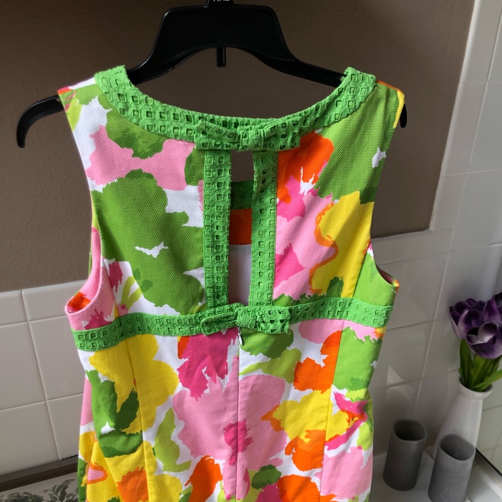 Like new Vineyard Vines size 14